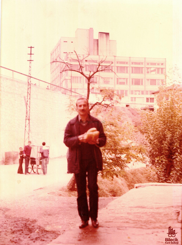 Tevfik Bey Caddesi'nde Bir Hatıra