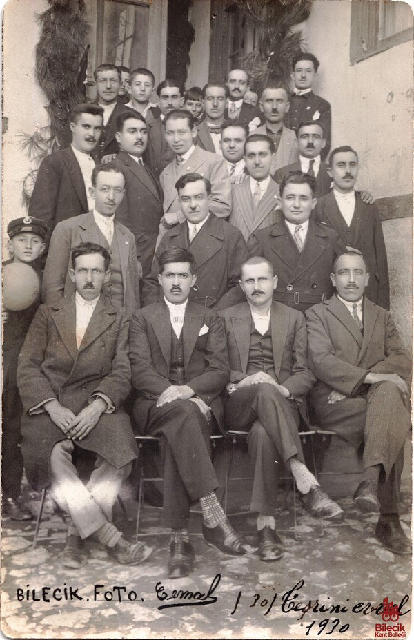 Sıhhat Memuru Mustafa Türker Arkadaşlarıyla