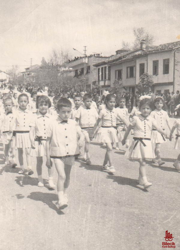 Atatürk Bulvarı'nda Bayram Geçişi