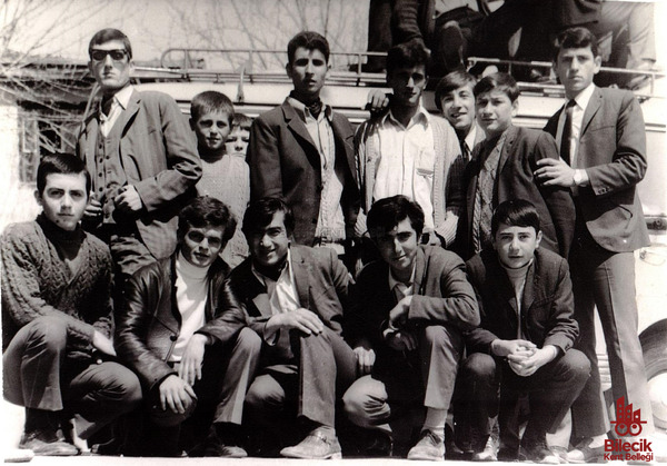 Ekrem Kafadar ve Bir Grup Arkadaşı