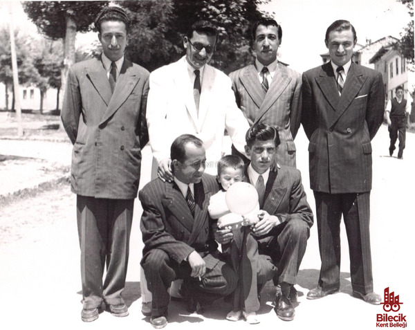 Muzaffer Erdem Arkadaşlarıyla