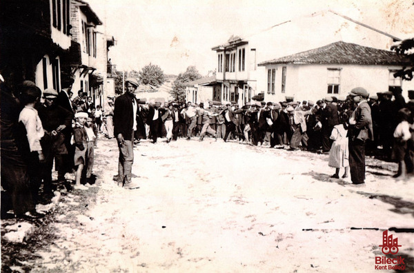 Bilecik Sokak Düğününde Halay 