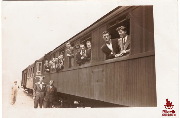Bilecik Tren Garı'nda Yolcular