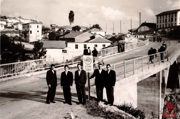 Hamsu Köprüsü Önünde Hatıra