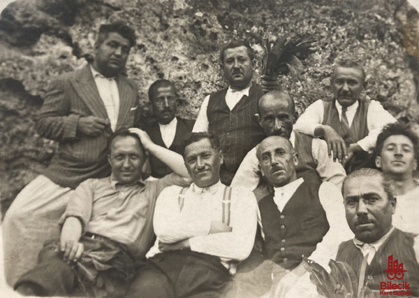 Şehit Öğretmen Bekir Sıtkı Aral Arkadaşlarıyla