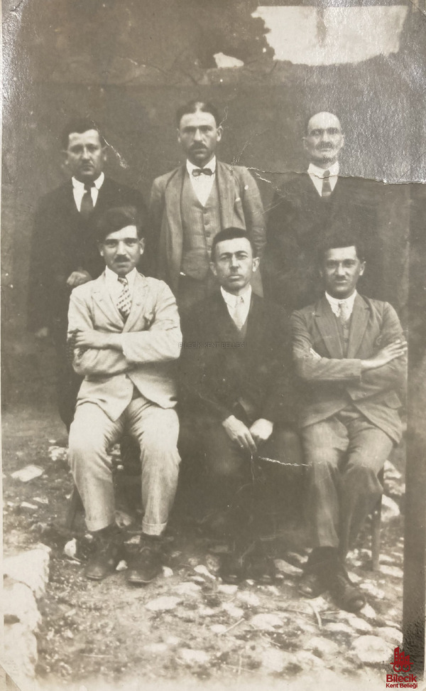 Şehit Öğretmen Bekir Sıtkı Aral Arkadaşlarıyla
