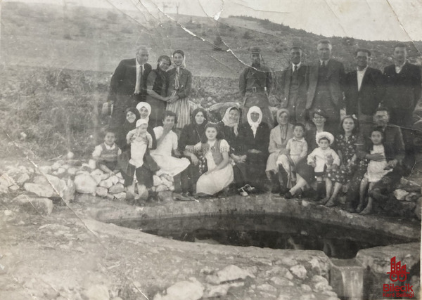Şehit Öğretmen Bekir Sıtkı Aral Kalabalık Bir Grupla